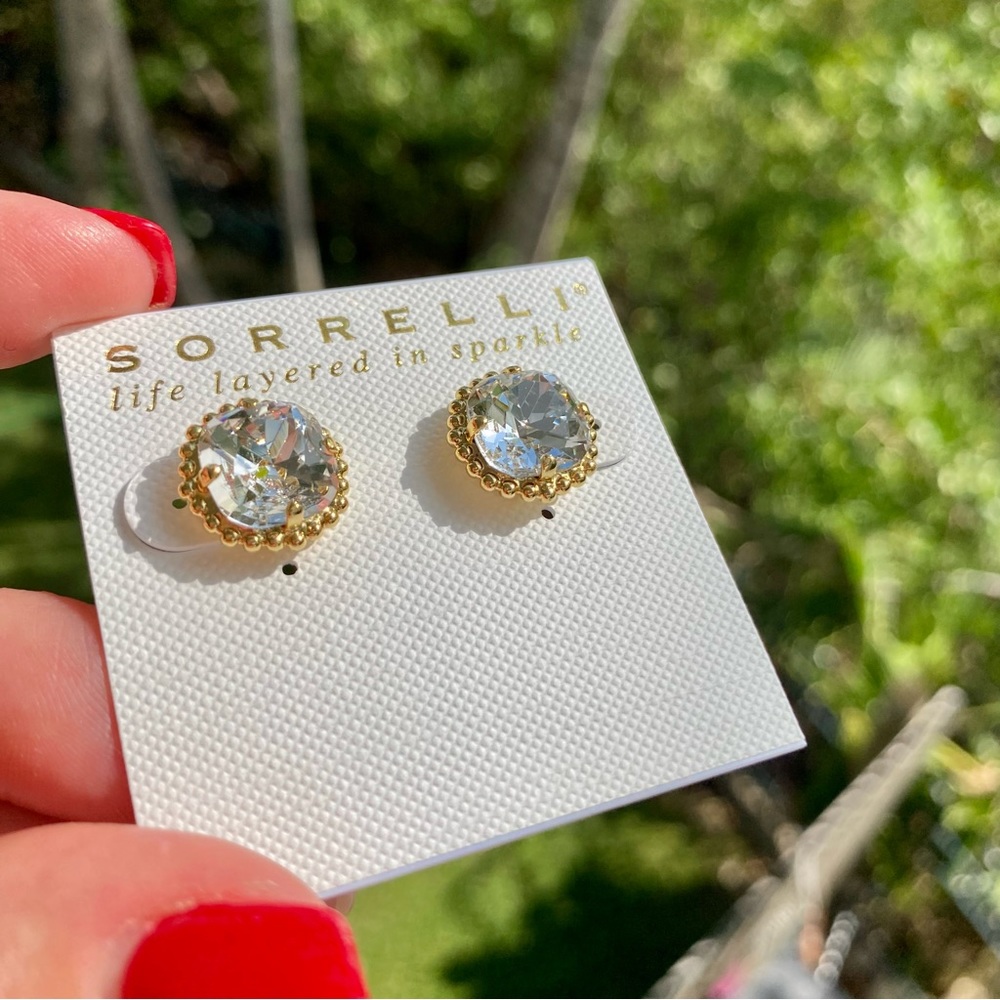 Sorrelli Cushion-Cut Solitaire Stud Earring in Crystal and Gold NWT - Picture 7 of 16